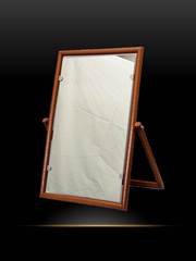 Напольное зеркало обувное в пластмассовой оправе