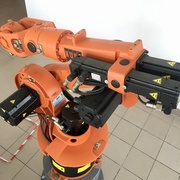 Промышленный робот KUKA KR 15, в наличии